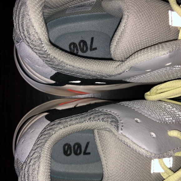 Adidas yeezy 700. Brand new without tag. - Picture 4 of 5